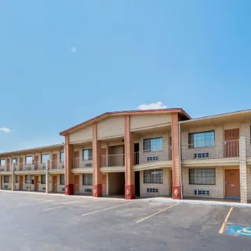 Super 8 by Wyndham Waco/Mall Area TX