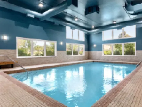 Super 8 by Wyndham Ajax/Toronto on Hotels in Ajax