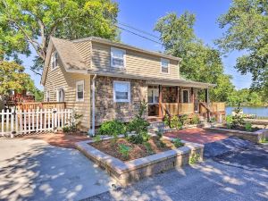 Sunny Glen Burnie Home - on-Site Water Access