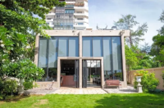 華欣藍波酒店 鄰近筷子山寺的酒店