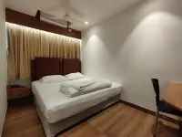 STAYMAKER Hotel Mohan Palace Hotels near Omrahaganj Yogeshwar Shiv Mandir ( ওমরাহগঞ্জ যোগেশ্বর শিব মন্দির )