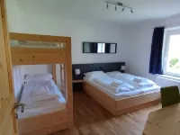 Fur Bis zu 8 Personen  - Pysäköinti