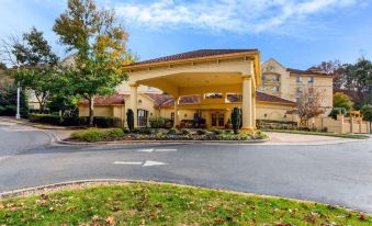 La Quinta Inn & Suites by Wyndham Raleigh Crabtree