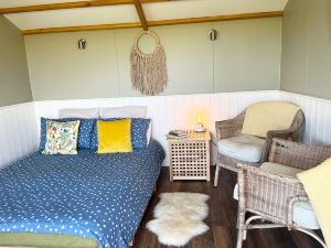 Cosy Meadow Cabin - Glamping in Northumberland