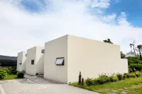 Seogwipo Janjan Pension Hôtels à proximité de : Temple Hyelimsa