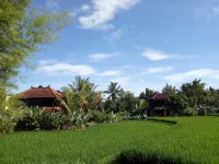 Atres Villa Hotels near Blahmantung Waterfall