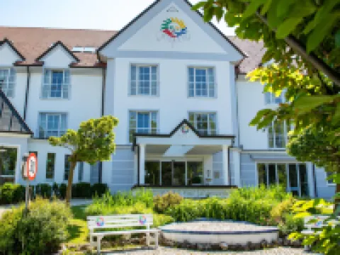 テルメンホテル 4 ヤーレスツァイテン ルッツマンスブルクのホテル