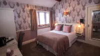 Leeming Wells Hotel a Calderdale District