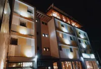 Fly Inn Madagascar Hotel - Navette Gratuite H24 - à 300m de l'Aéroport International Hotels near Digue Market
