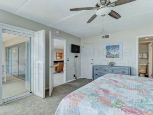 Direct beach access, oceanviews galore and has enough beds for your entire family!