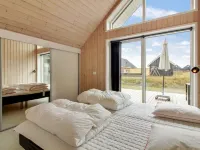 "Othinkarl" - 100m from the Sea - Hot Tub