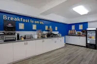 Days Inn by Wyndham Victoria Airport Sidney - breakfast