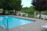 Baymont by Wyndham Yakima Riverfront - piscine