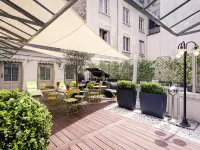 Alexandra Hotels near Cour des Voraces