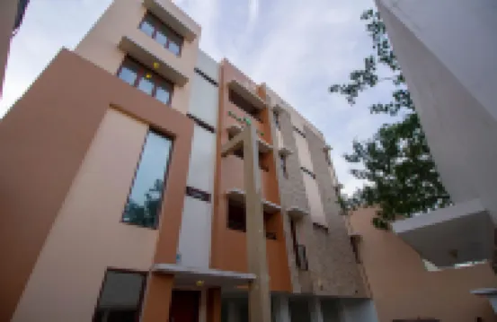 RedDoorz Plus @ CBD Bintaro Hotels near Serba usaha grosir pot & air mancur 2