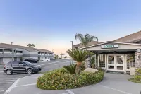 Quality Inn Kettleman City near Hwy 41 - parking