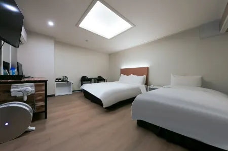 Daejeon Wolpyeong W Отели рядом с достопримечательностью «Hanbat Arboretum»