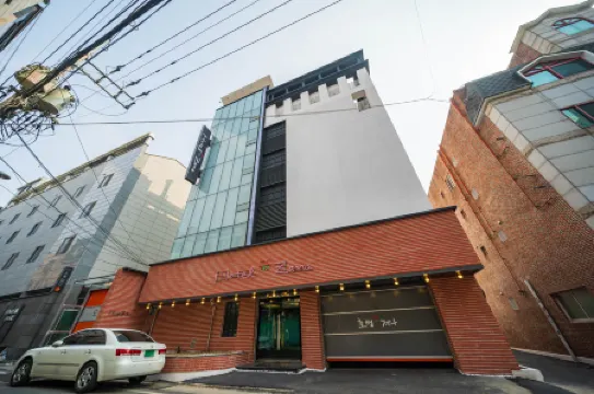 Handmade Accommodation Hotel Jena Seodaegu Station Branch Отели рядом с достопримечательностью «Электронный мир»