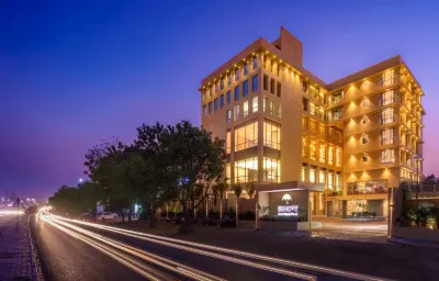 Hotel Binori Отели в г. 