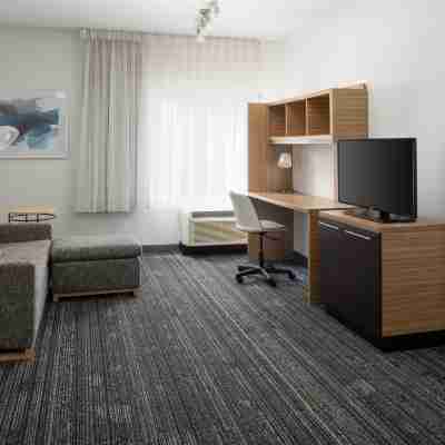 TownePlace Suites by Marriott Olympia Rooms