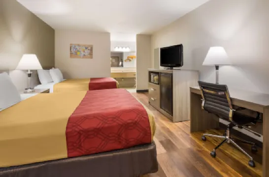 Econo Lodge Hotels in Henderson County