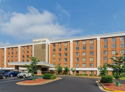 Holiday Inn & Suites Richmond – West End