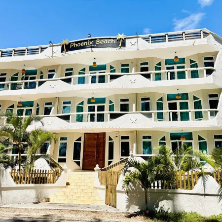 Phoenix Beach Apartments Sea View