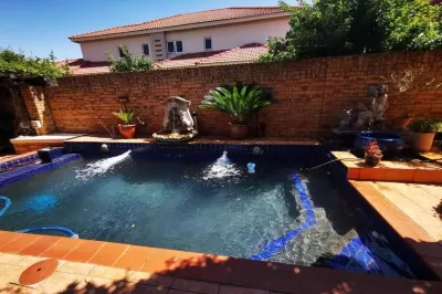 The Monte Carlo Hotels in Glen Lauriston