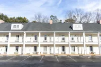 Quality Inn Hotels near Center Pointe Suites