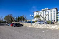 Campanile PRIME - Perpignan Nord Aeroport - parking