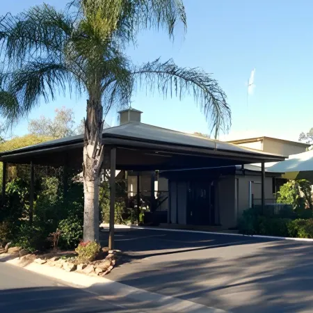 Lake Forbes Motel