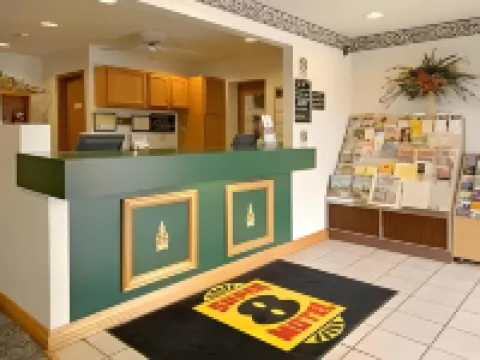 Super 8 by Wyndham Bridgeport/Clarksburg Area ブリッジポートのホテル