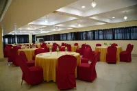Blossoms Room Hotel Holidays Inn Plaza- Free One Meal Hotels in Hyderabad