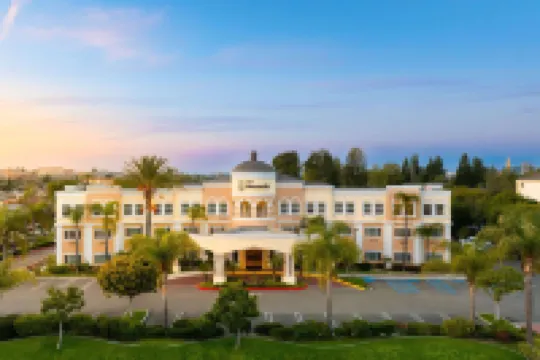 Hotel Marguerite Anaheim/Garden Grove, Trademark Collection Hotels near Christ Cathedral