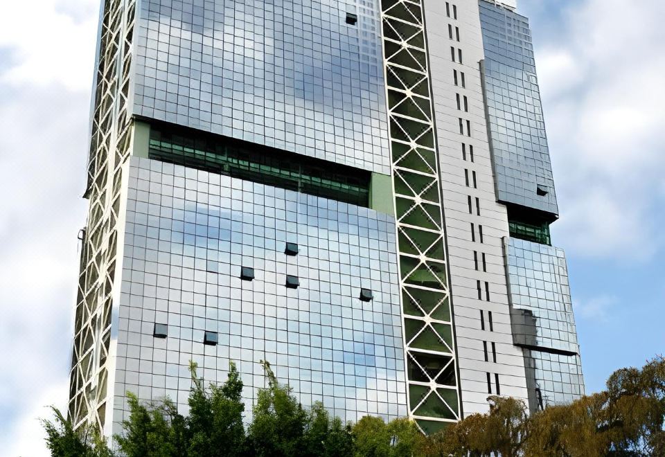 이과테미 비즈니스 플랫 수영장