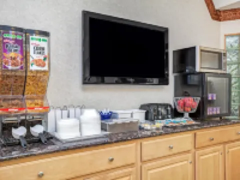 Whitney Inn & Suites Hotels in Hamden