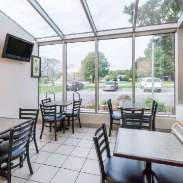 Days Inn by Wyndham Holland