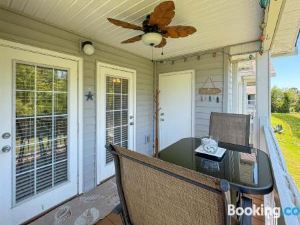 Charming Condo with Luxe Amenities Less Than 10 Minutes from the Beach