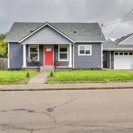 Charming McMinnville Home - Walk to Wineries!