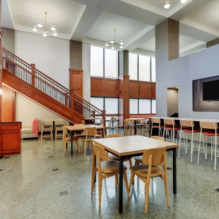 Drury Inn & Suites Birmingham Lakeshore Drive
