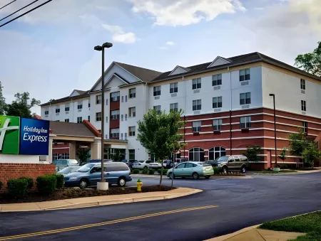 Holiday Inn Express la Plata Отели в г. Беннсвилл