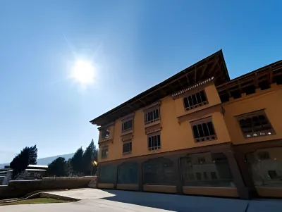 Pemako Hotels in 