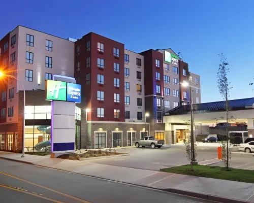 Holiday Inn Express & Suites CALGARY NW - UNIVERSITY AREA by IHG Hotels near 69th Street C Train