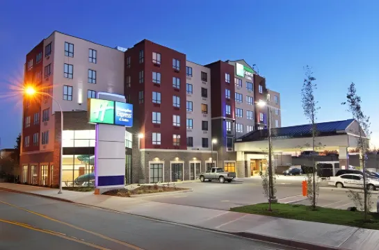 Holiday Inn Express & Suites CALGARY NW - UNIVERSITY AREA by IHG