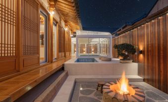 Gyeongju Hwangridan-Gil Hanok Private Pool Villa Muwon
