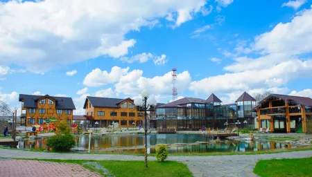 Отель «Бережки-Холл»