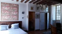 chambre d'hôtes 53 "Manoir de Rouessé" Hôtels à : Laval