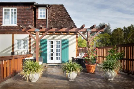 The Charlie West Hollywood Отели рядом с достопримечательностью «West Hollywood Chamber of Commerce»