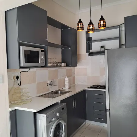Hazel Haven 2 Guest House Отели рядом с достопримечательностью «Торговый центр West End Centre»