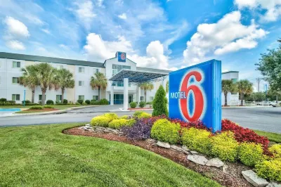 Motel 6 Columbia, SC - Fort Jackson Area فنادق في دنتسفيل